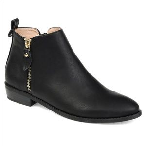 🏷NWT Journee Collection Ellis Black Bootie 6.5
